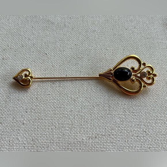 ✨ Vintage Gold-Tone Heart & Arrow Stick Pin Brooch ✨ - Picture 1 of 3